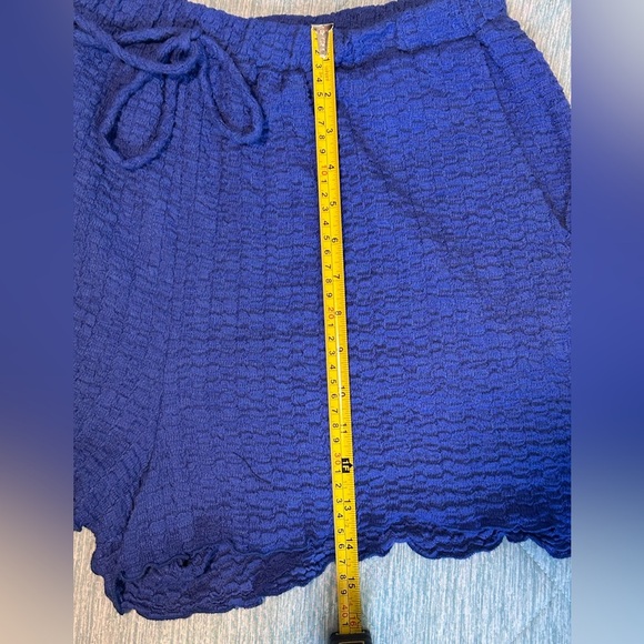 AQUA Textured Lettuce Hem Shorts from Bloomingdale’s. Size XL. NWT - Picture 7 of 7